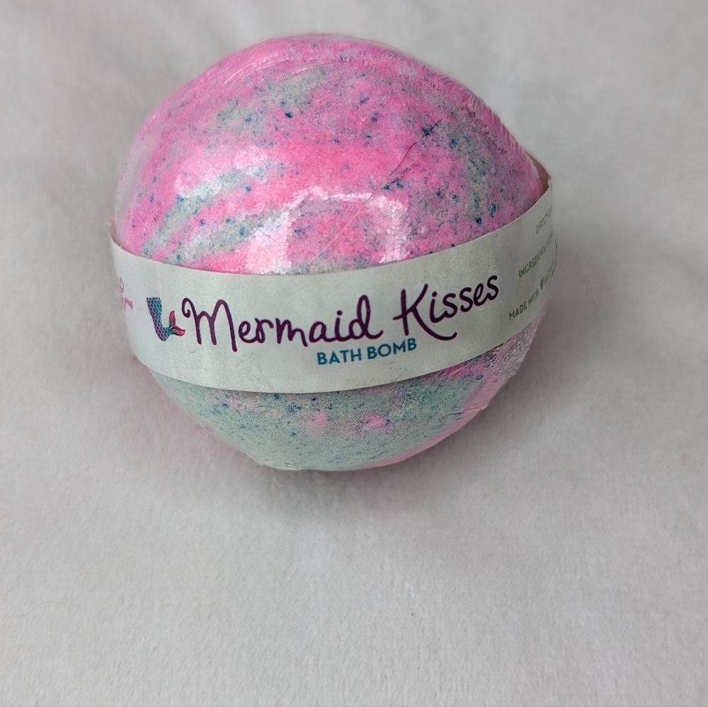 Mermaid Kisses Bath Bomb